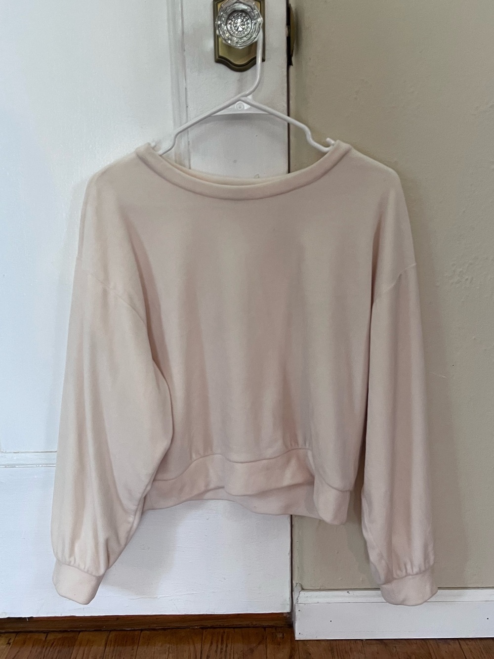 Express velour Crewneck Pullover Sweatshirt - cream color size medium